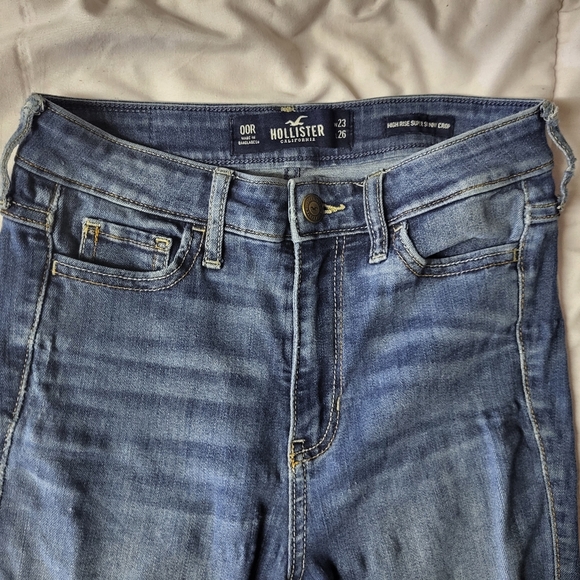 Hollister Distressed Dark Wash High Rise Skinny Jeans - Picture 3 of 5